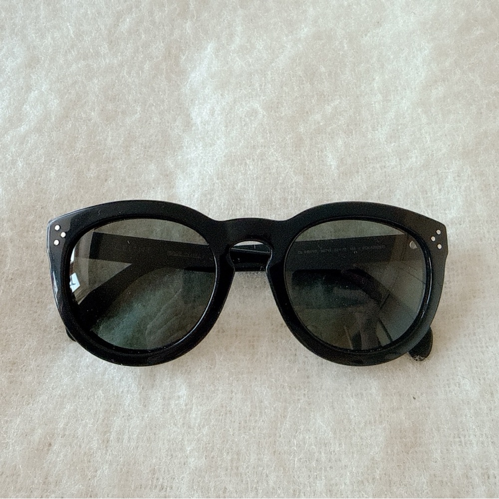 Classic Black Round Sunglasses
